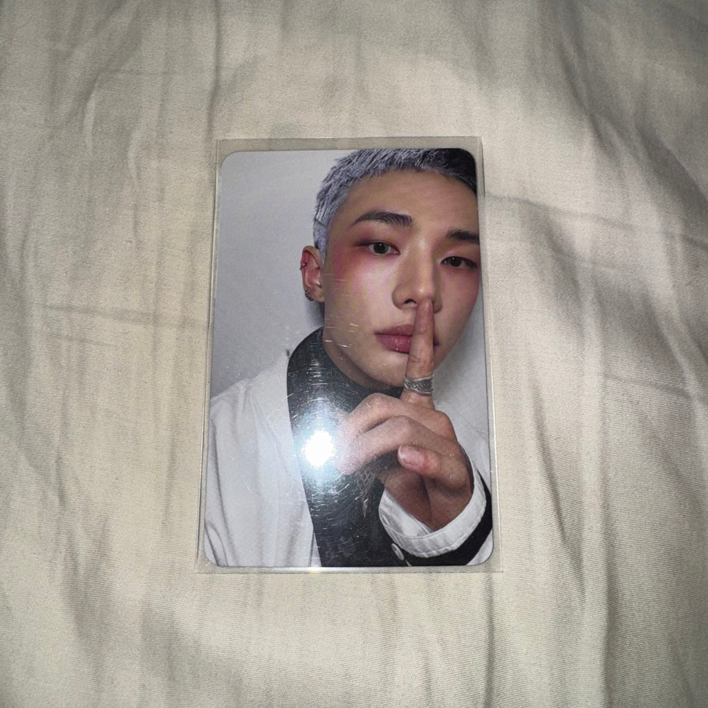 Stray Kids “KARMA” Hyunjin Album Photocard