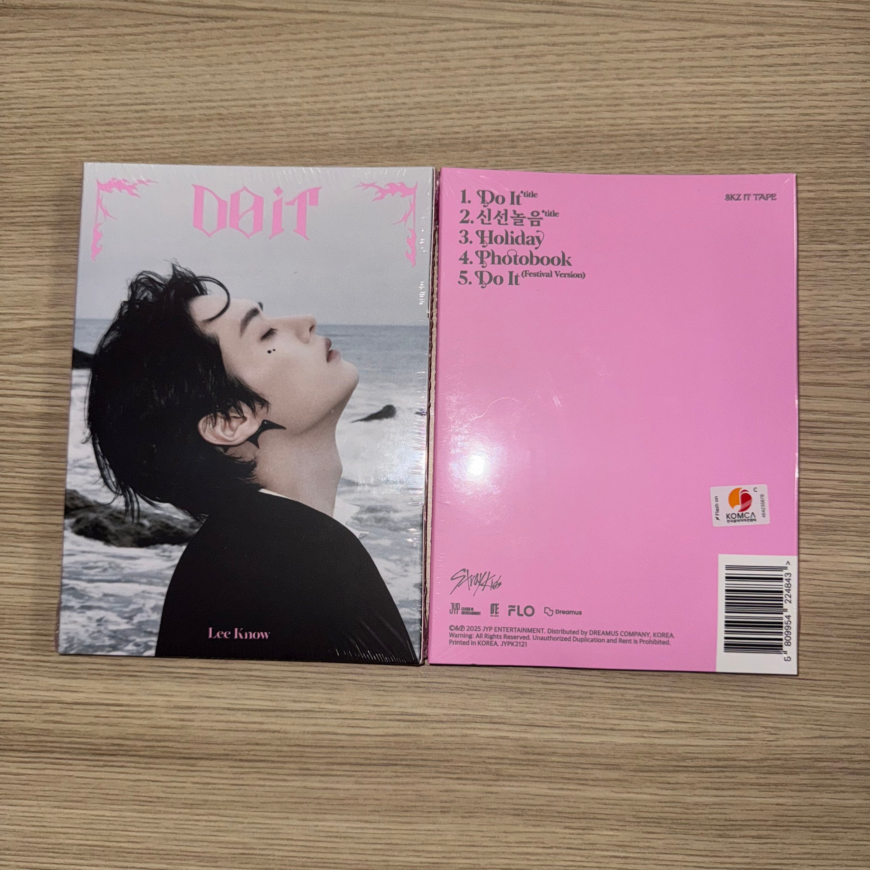 STRAY KIDS - “SKZ IT TAPE DO IT” Lee Know Accordion Version Album