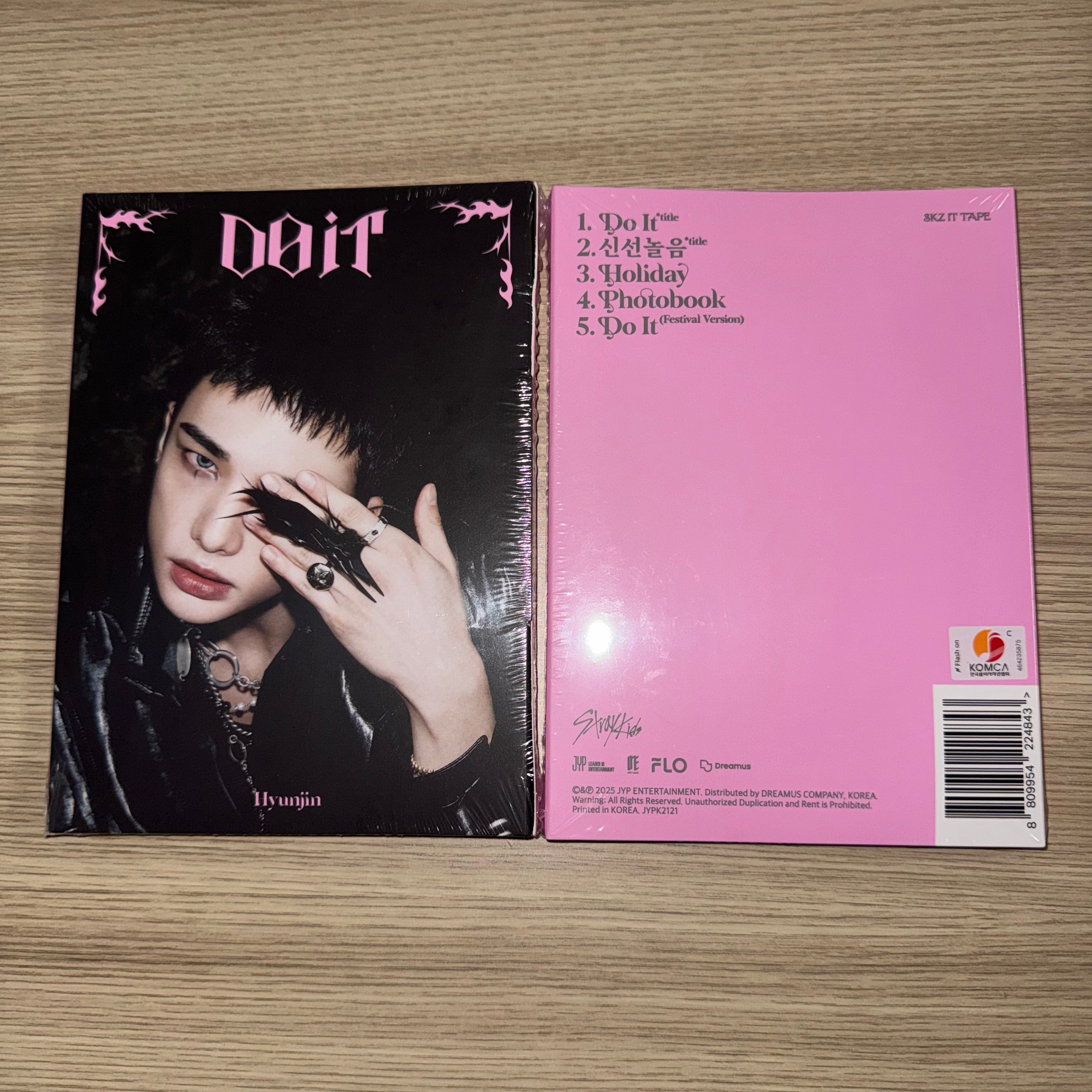 STRAY KIDS -  “SKZ IT TAPE DO IT” Hyunjin Accordion Version Album