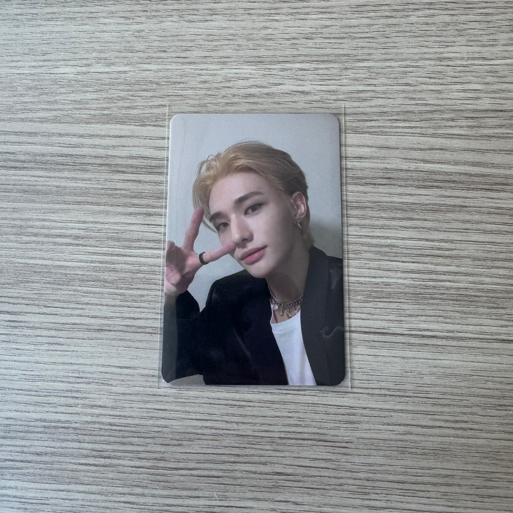 STRAY KIDS - "ODDINARY" Hyunjin album card
